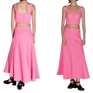 Zara Textured A-line Barbie pink skirt
Size XXL New